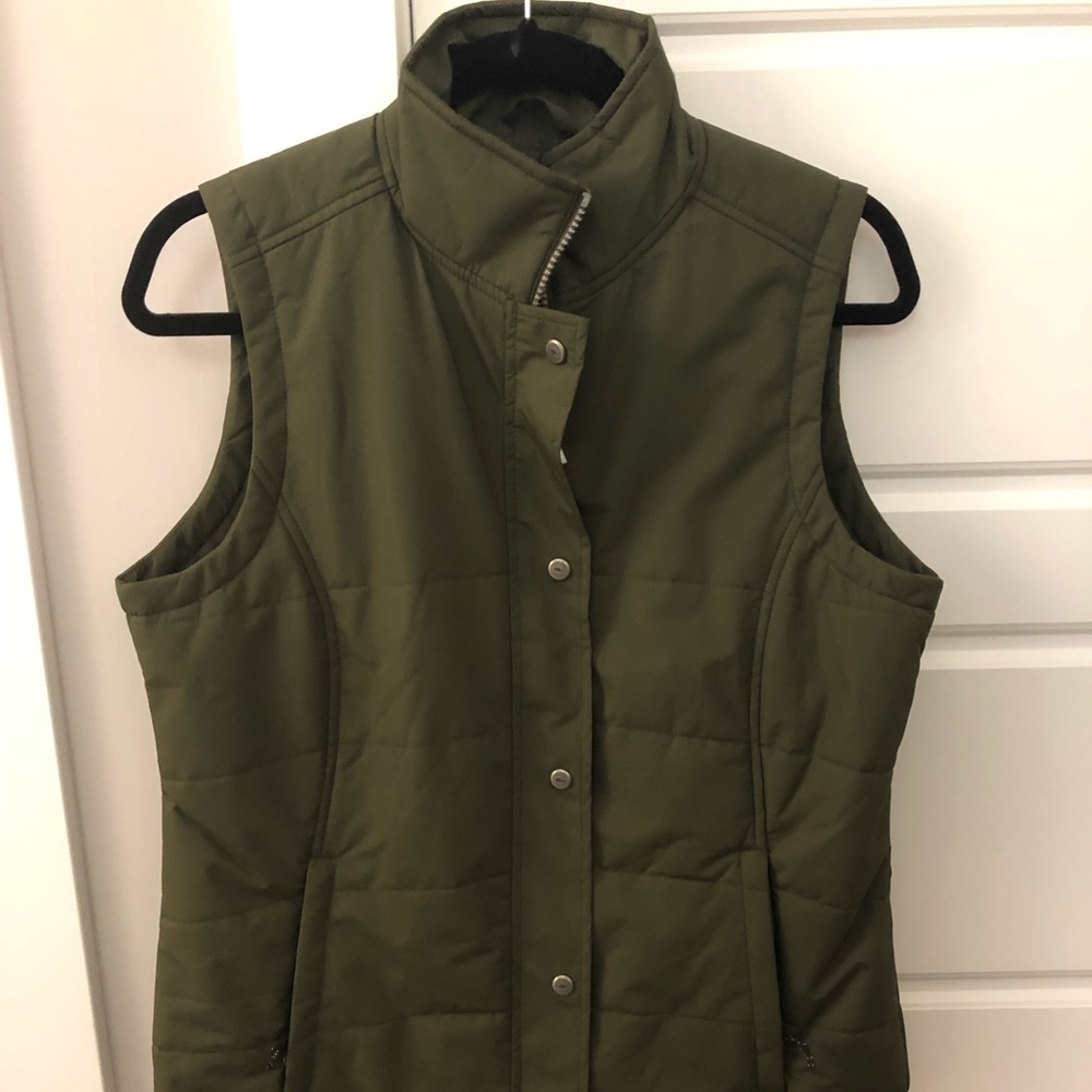 Roots Army Green Vest